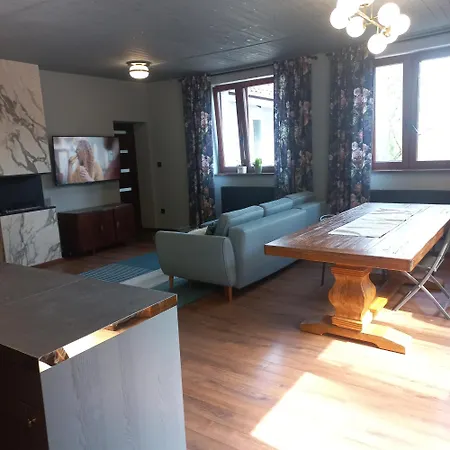 Apartament Rodzinny W Willi Art * شكلارسكا بوريبا