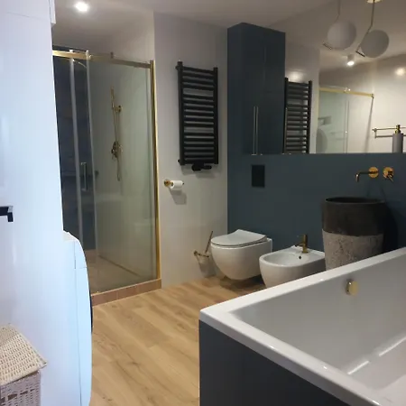 Apartament Rodzinny W Willi Art شكلارسكا بوريبا